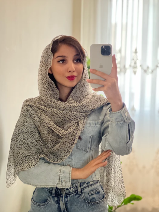 IMG_8735 شال حریر دالبر پلنگی کرم روشن